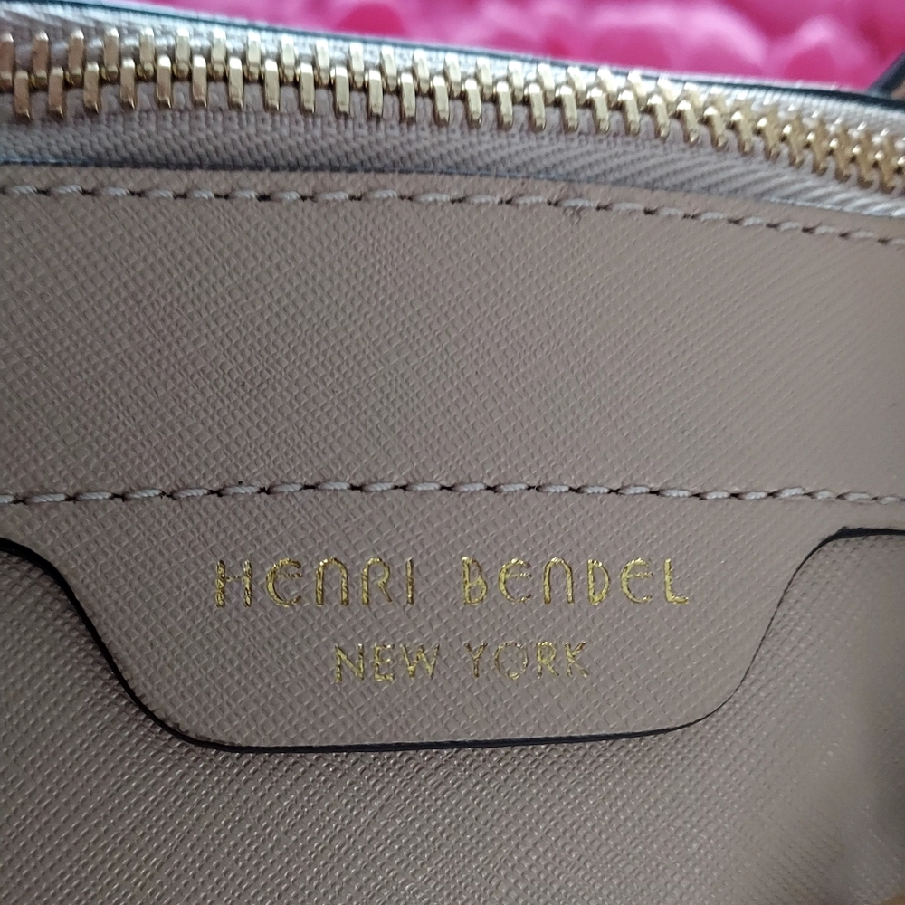 Henri Bendel large leather Satchel  in excellent condition.  Rare !! - Picture 16 of 16